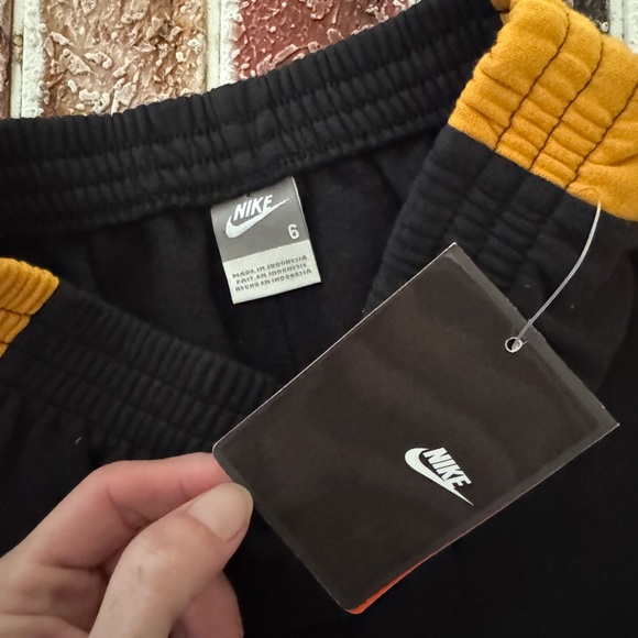 NWT Vintage Nike grey tag black & yellow 2pc hoodie & pants outfit set 6-7 boys - Picture 4 of 4